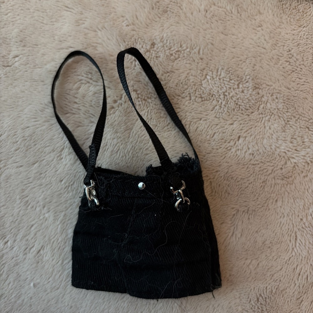 2021  Rainbow‎ High Emi Vanda Black Skirt